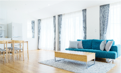 一戸建てのリビングが写っています